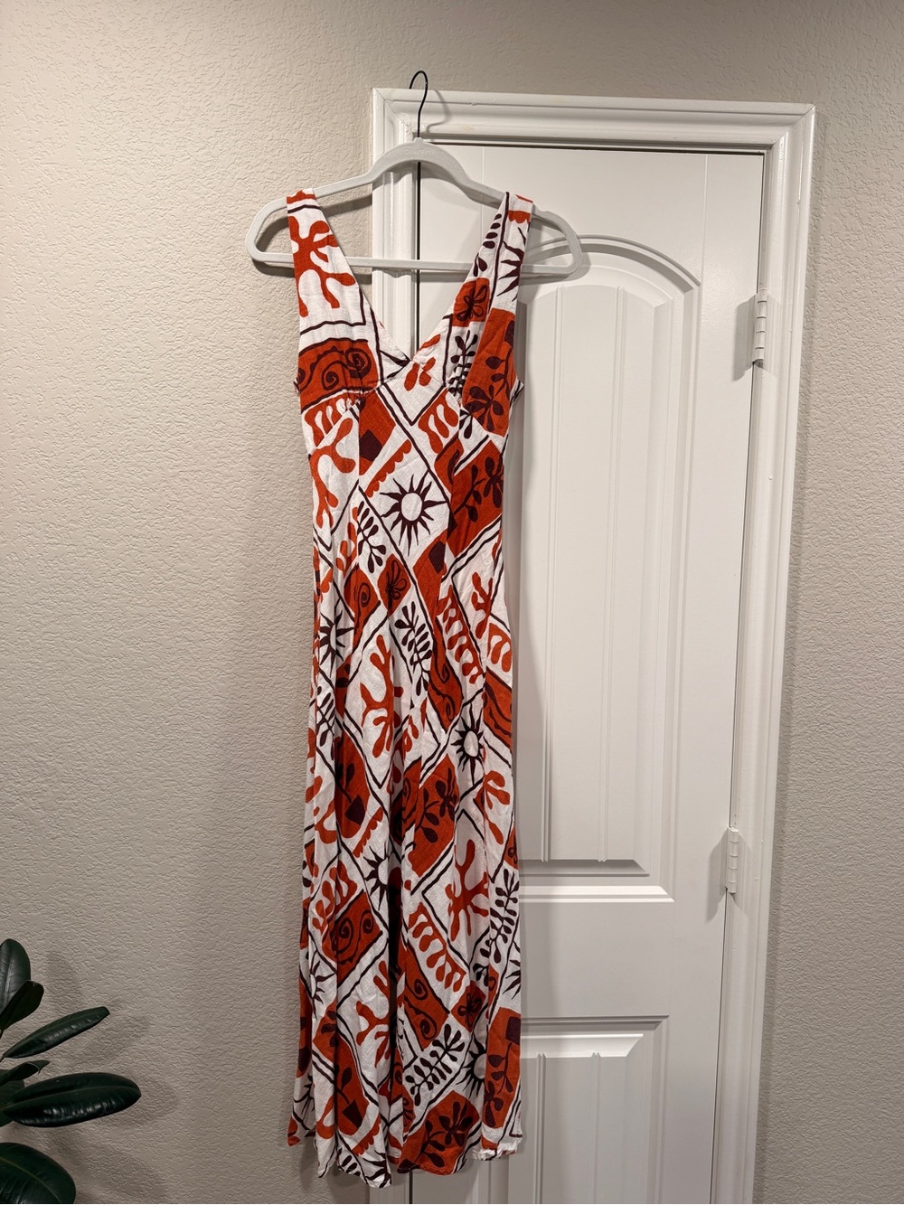 Sleeveless V-Neck Orange and White Printed Maxi Dress